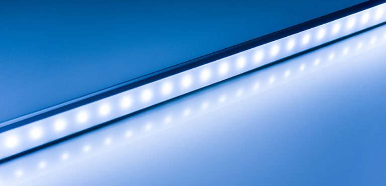 Vernis de protection et résines : leur rôle dans la protection des luminaires à LED featured image